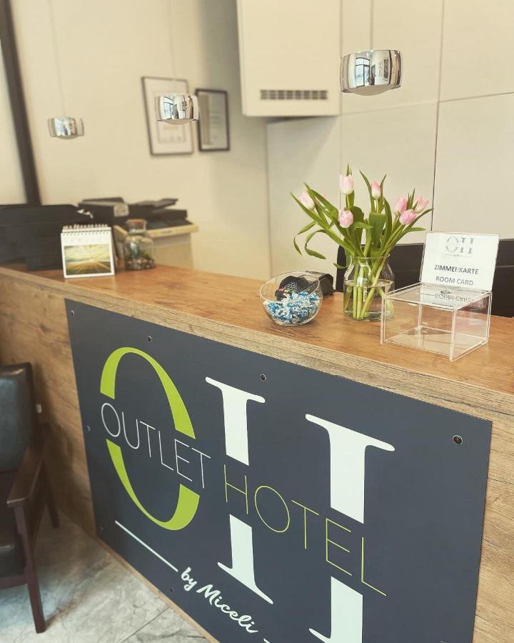 Outlet Hotel メッツィンゲン エクステリア 写真