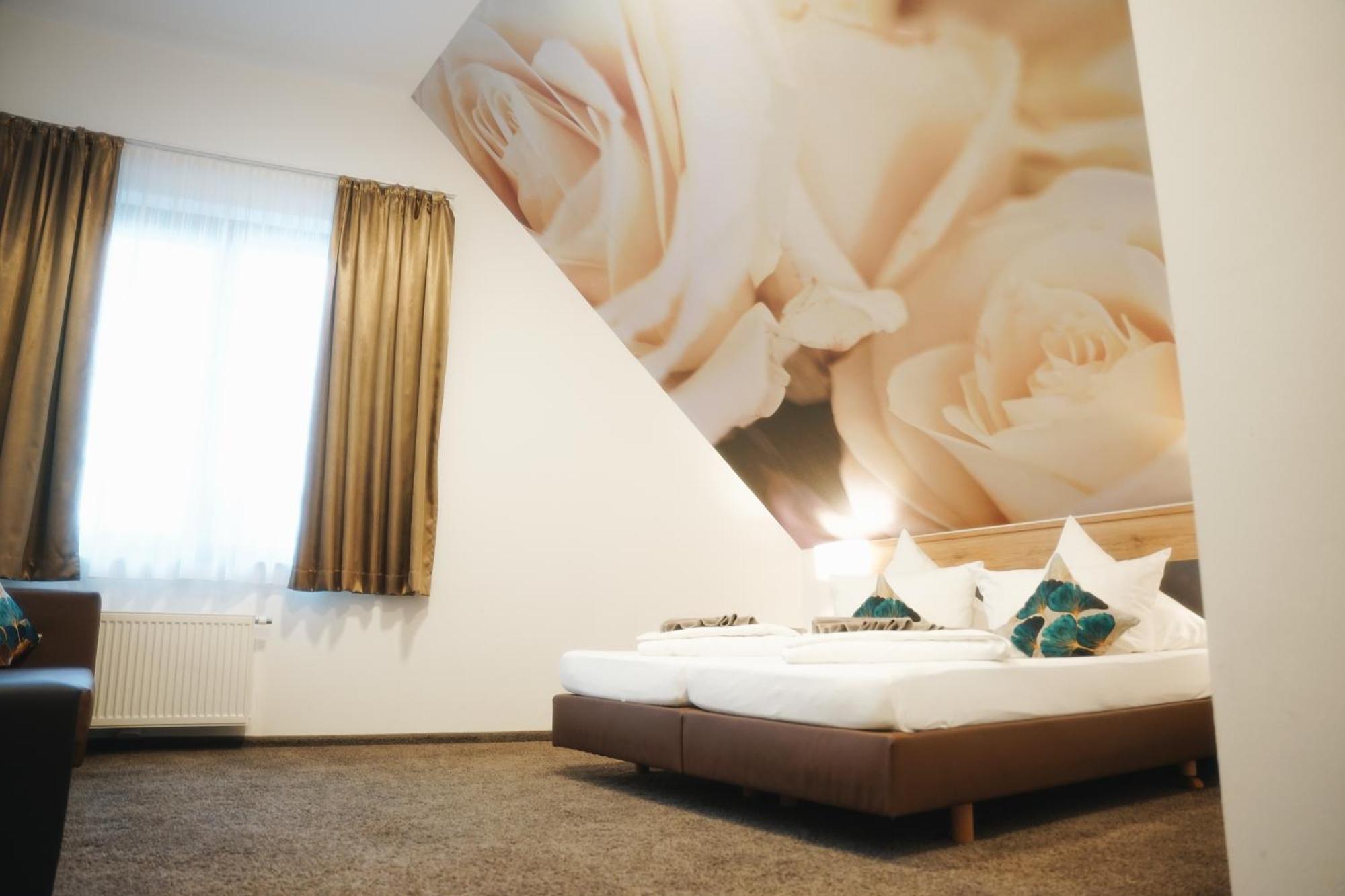Outlet Hotel メッツィンゲン エクステリア 写真