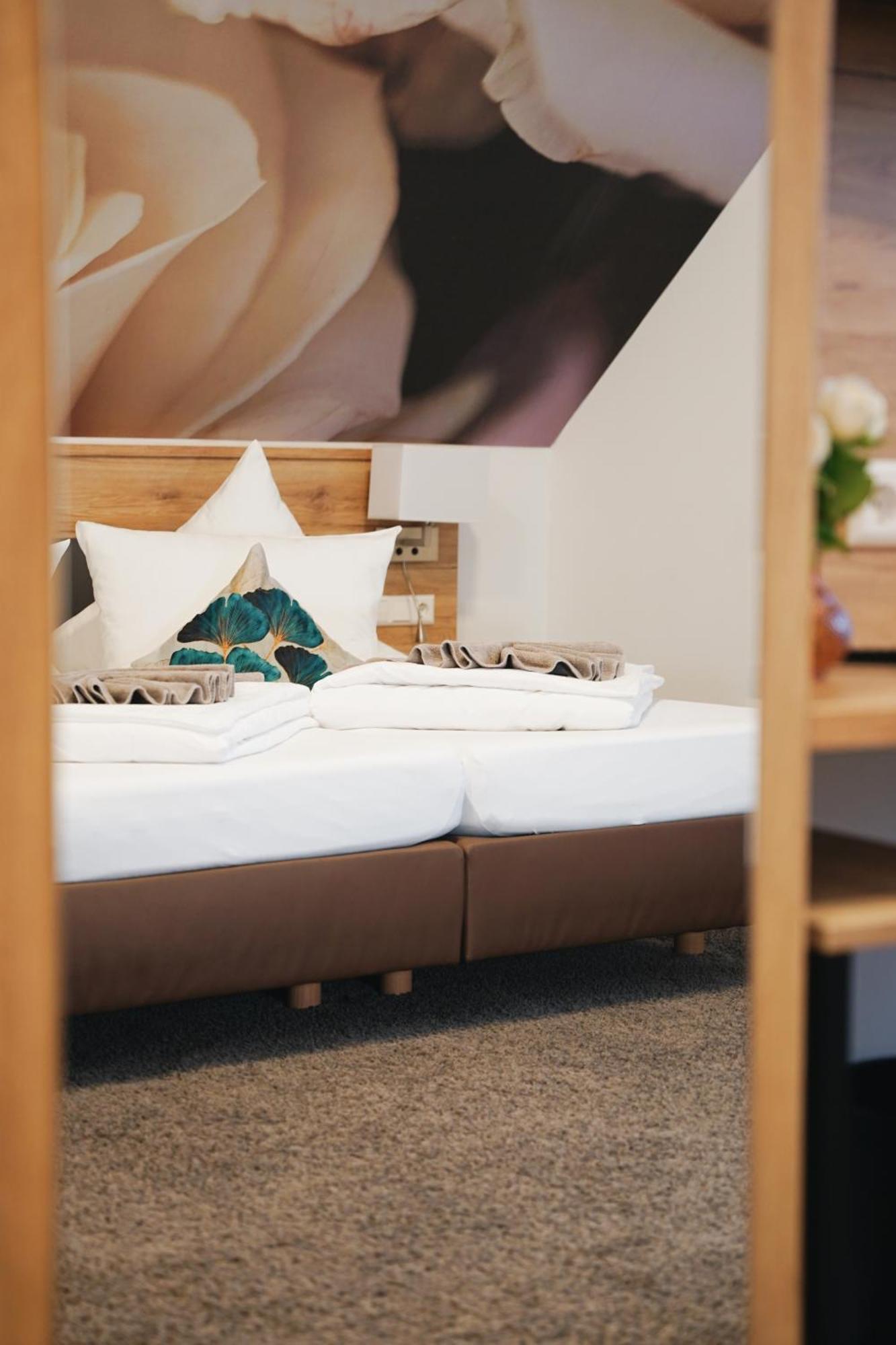 Outlet Hotel メッツィンゲン エクステリア 写真