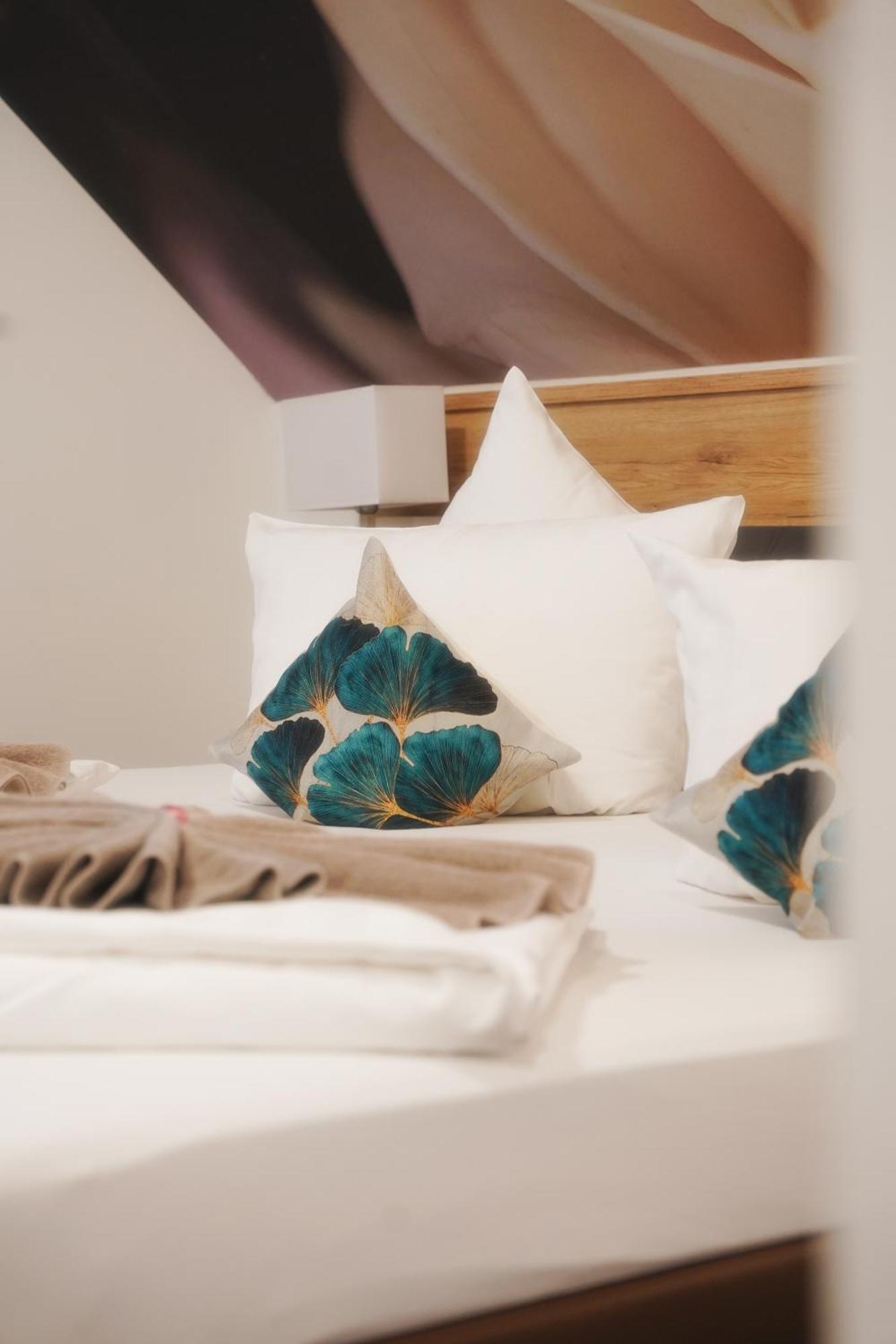 Outlet Hotel メッツィンゲン エクステリア 写真