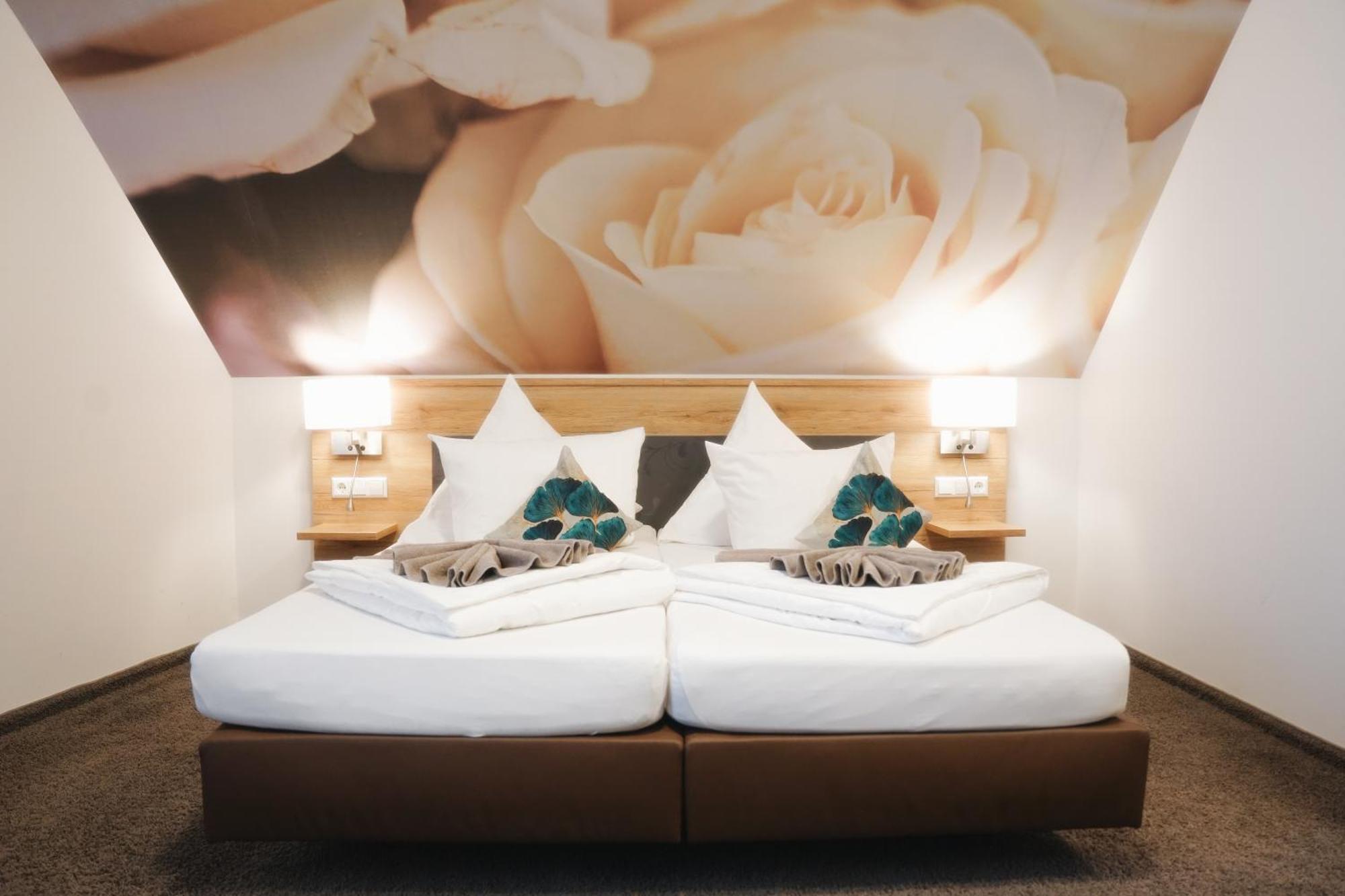 Outlet Hotel メッツィンゲン エクステリア 写真