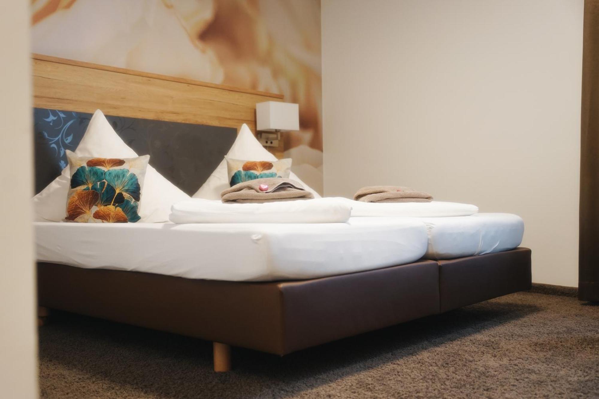 Outlet Hotel メッツィンゲン エクステリア 写真