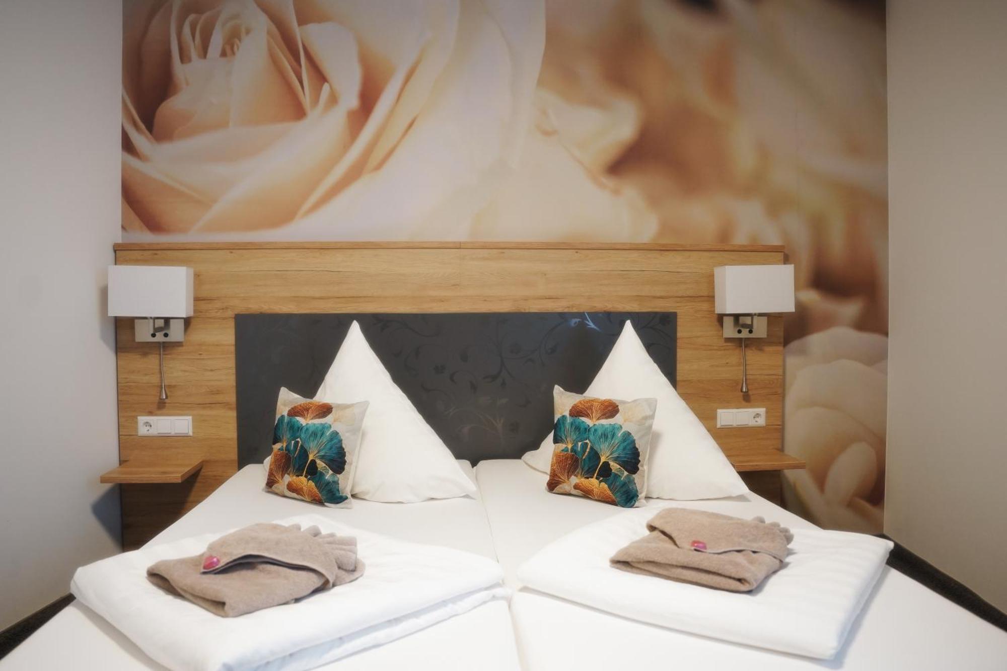 Outlet Hotel メッツィンゲン エクステリア 写真